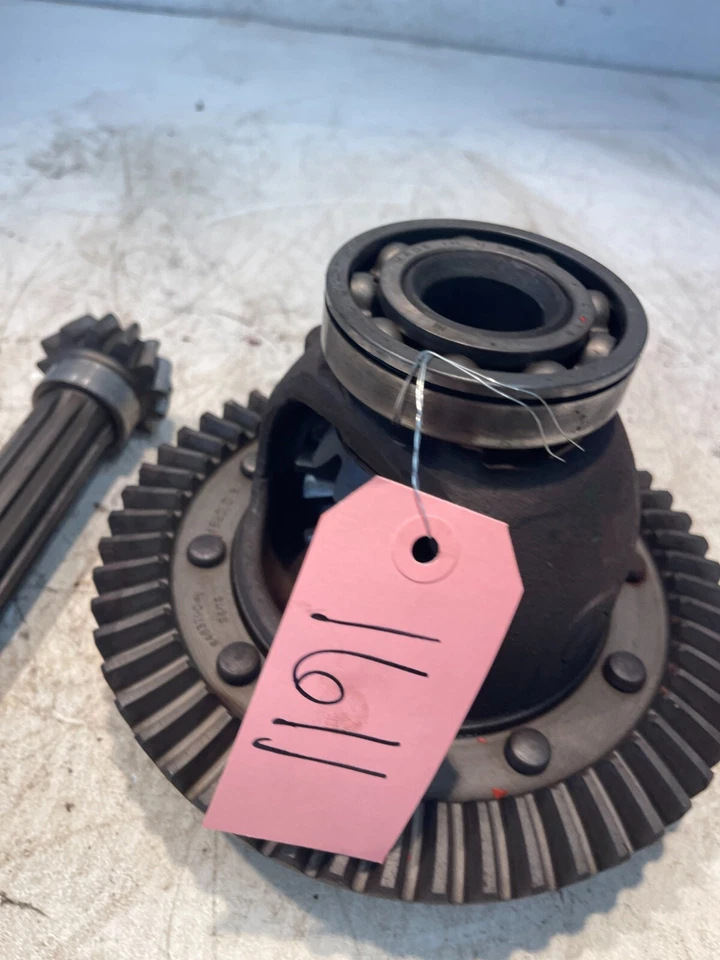 1947 Farmall A Tractor Rearend Ring & Pinion Gear Set - Image 3 of 4