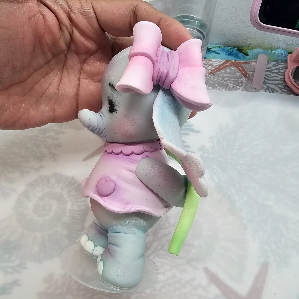 Estatuilla adorno de pastel elefante bebé con flor lila/coleccionable/baby shower Foto 4 de 4