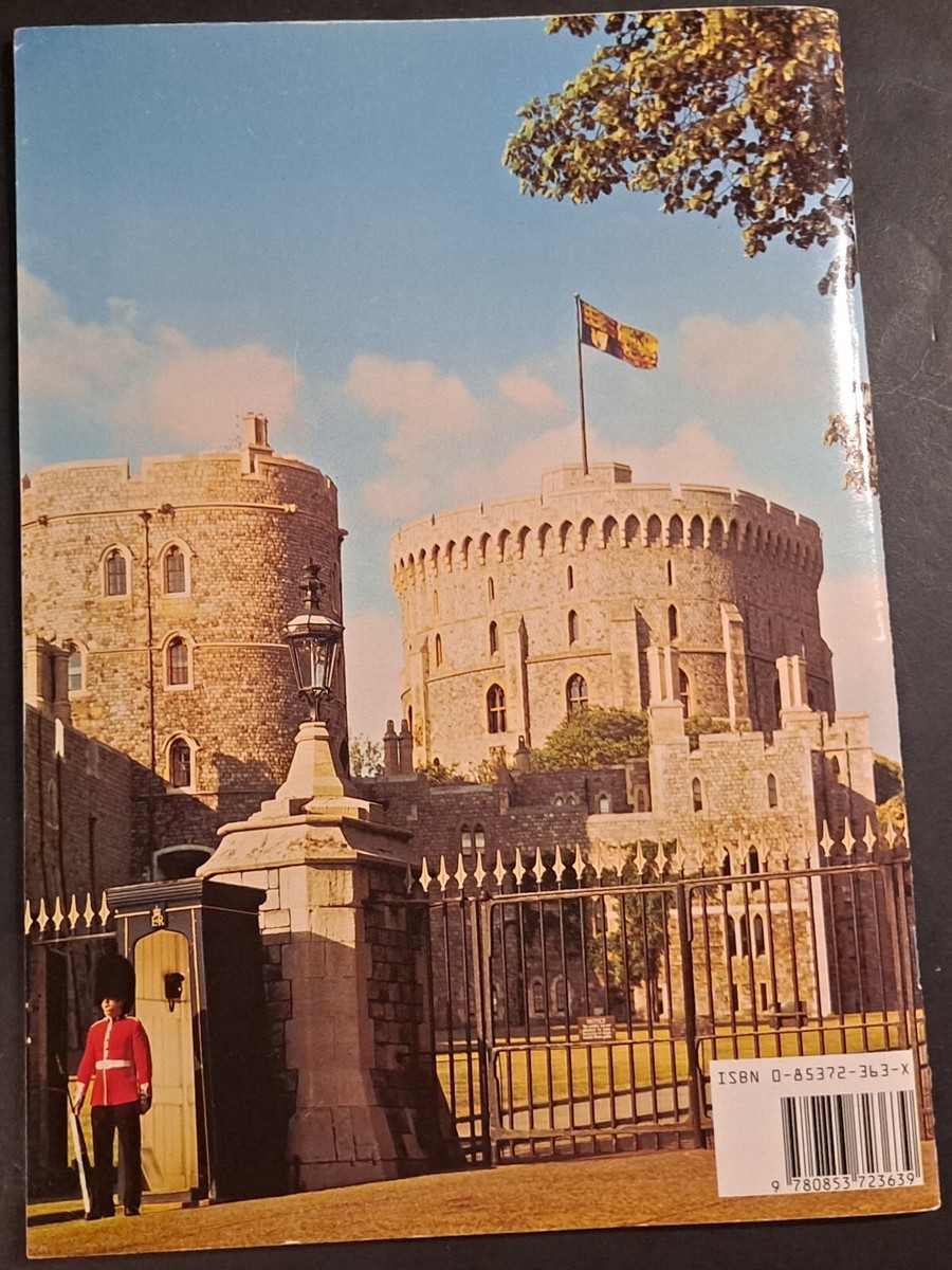 WINDSOR CASTLE by:ROBIN MACKWORTH-YOUNG-VISITOR'S GUIDE 1983 WINDSOR CASTLE by:ROBIN MACKWORTH-YOUNG-VISITOR'S GUIDE 1983