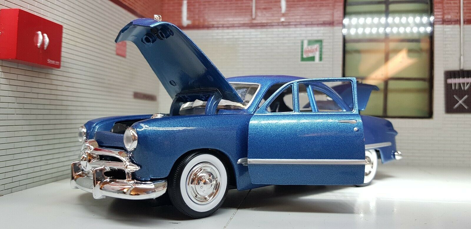 Ford Coupe Blue 1949 Motormax G LGB 1:24 Scale Detailed Diecast Model 73213 Car