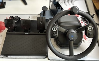 HORI Farming Vehicle Control System, Lenkrad und Pedale