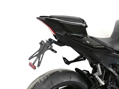 Nummernschildhalter Kurz Verstellbar Yamaha R9 2025 für Blinker Original SEPTAR
