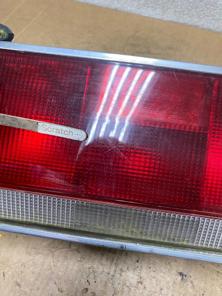 Оригинальный правый задний фонарь со стороны пассажира для Peugeot 505 1980–1988 годов выпуска T5061 DG - Изображение 4 из 4