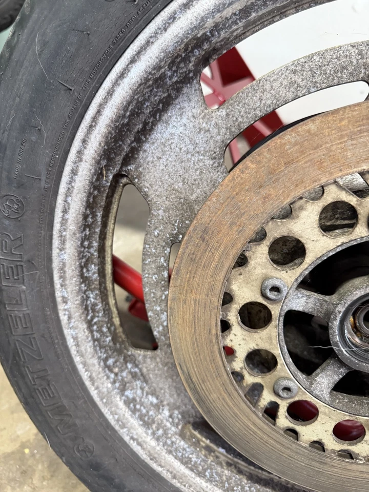 Yamaha Vmax 1200 1988 rueda delantera Foto 3 de 4