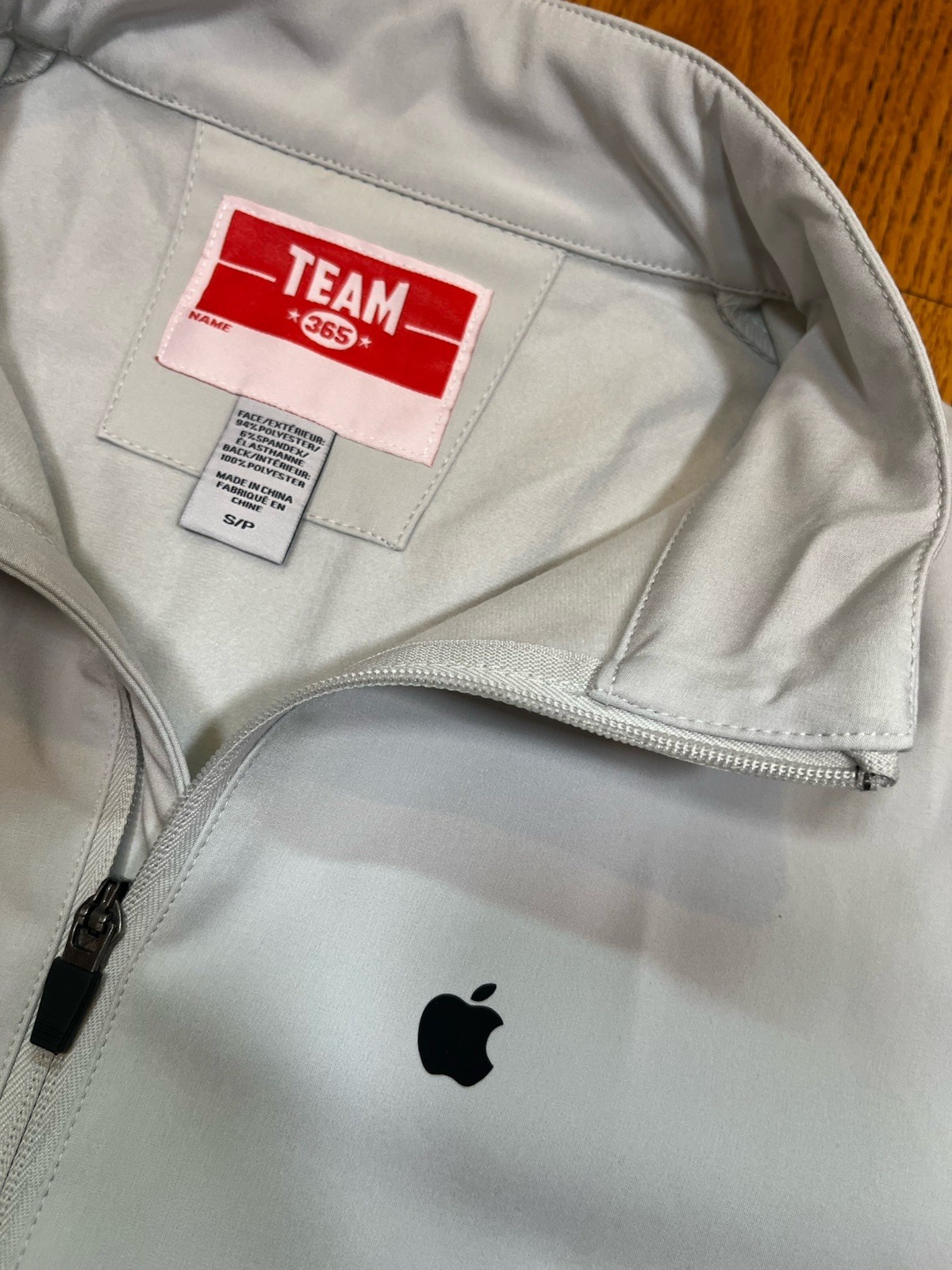 APPLE Logo SOFT SHELL JACKET Mens S Silver Ivory Mac iPhone Small Watch iPad SM image 6