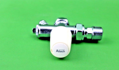 Altech Altdov15 15X1/2'' Lockshield Ang Rad Ventil c/w Drain Off (M624)
