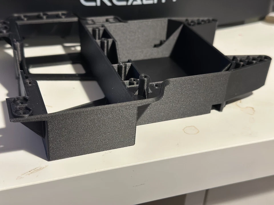 Tamiya C11 carbon-pla chassis for lipo - Image 2 of 4