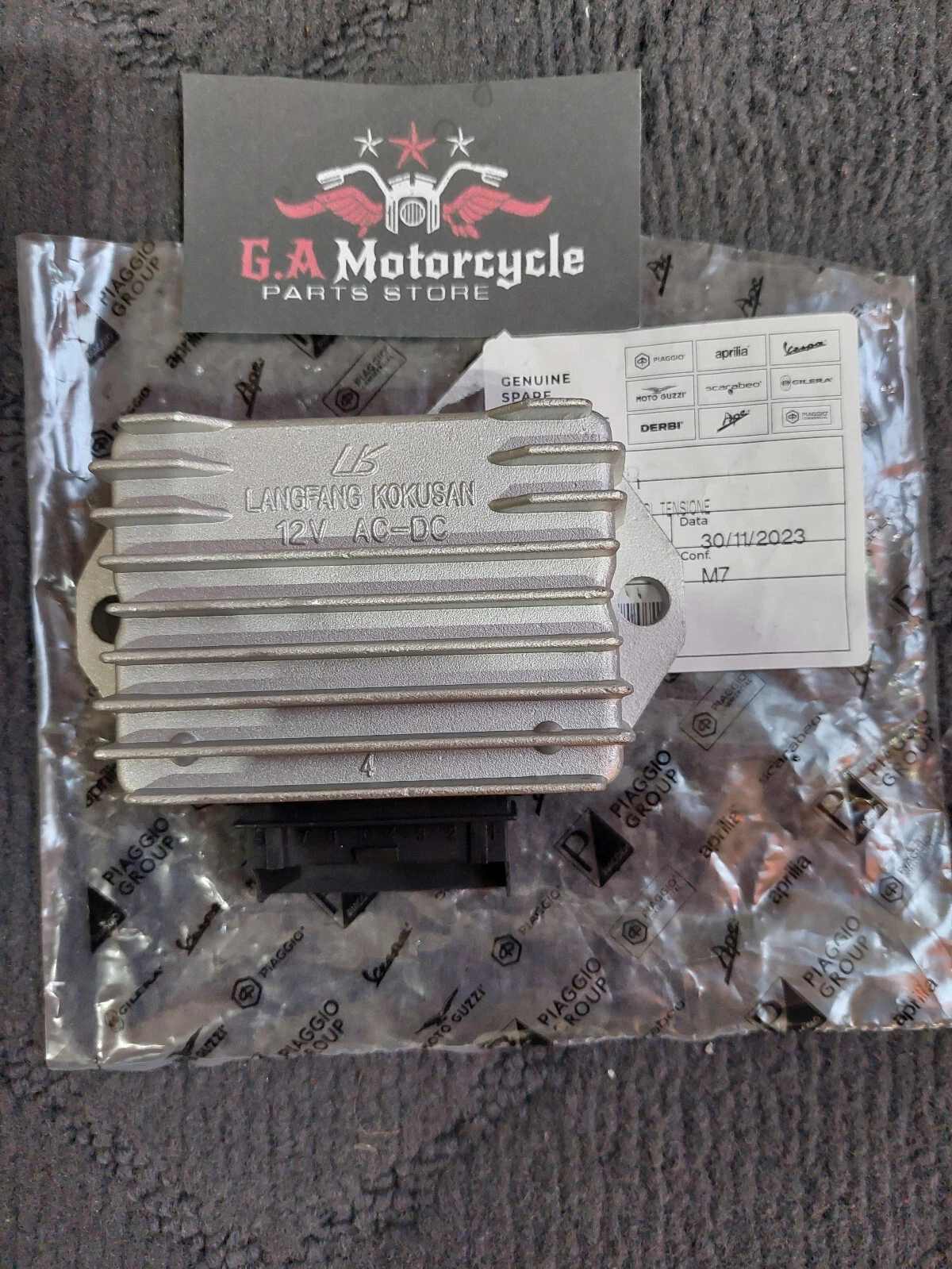 58096R Voltage Regulator Genuine - Aprilia SCARABEO 50 2T ZD4THH00