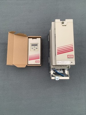 KEB Combivert F5 07F5B3B-0B0A inkl. Operator 00F5060-1100