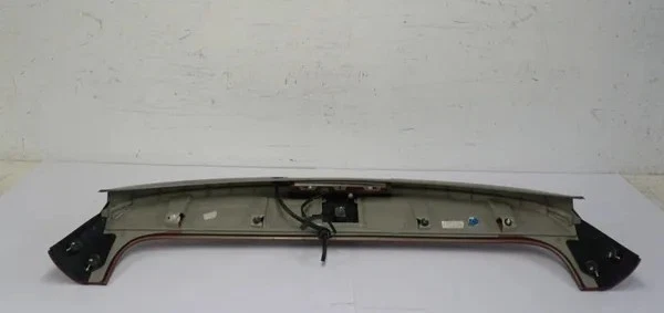 Alerón de puerta trasera Chevrolet Trax 2013-2021 OEM 9547 1621 Foto 3 de 4