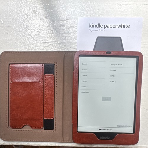 Kindle Paperwhite (UNUSED 2024 Signature Edition) w/ Case Bundle