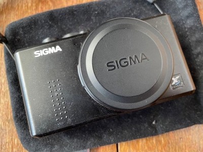 Sigma DP1x Compact Digital Camera Foveon X3 Sensor Original Boxed