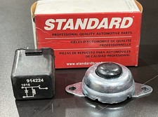 Standard Hb6 Horn Button Horn Relay Hr151 Universal New Old Stock Standard Hb6 Horn Button Horn Relay Hr151 Universal New Old Stock