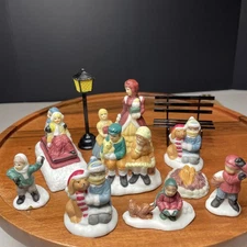 House of Lloyd Christmas Around The World Figurines Porcelain 11 Pc Set 1980-90s