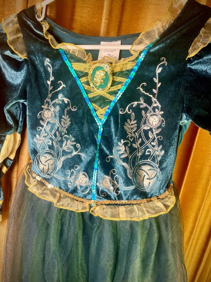 Fantasia Disney Store Mérida Floresta Verde Bravo Criança Tamanho Pequeno 5/6 Gem Cameo - Imagem 4 de 4