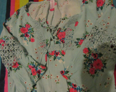 Blouse Paysanne Fleurie Aqua - Taille XS (Juniors) - Marque No Boundaries - Occasion Très Bon État