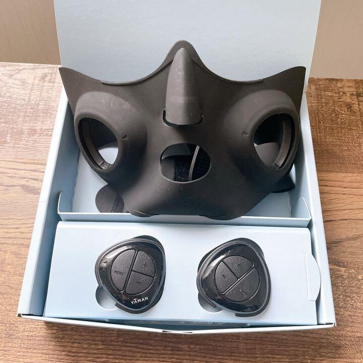 ヤーマン Medi Lift EP-14BB YA-MAN EP-14BB Medi Lift Black EMS facial equipment lift up