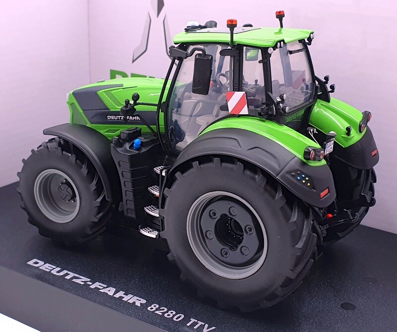 DEUTZ-FAHR 8280 TTV ミニカー 1/32 Universal Hobbies 1/32 Scale UH6606 - Deutz-Fahr 8280 TTV
