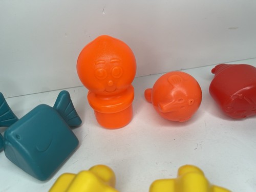 Vintage Little Tikes Shapes Only For Shape Sorter Aquarium - Picture 4 of 9