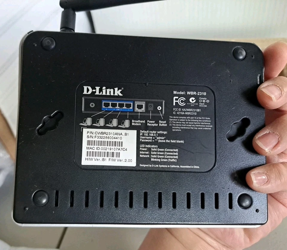 D-Link RangeBooster WBR-2310 108 Mbps 4-Port 10/100 Wireless G Router  - Image 4 of 4