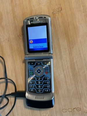 Motorola RAZR V3 dark blue unlocked flip cell phone GSM screen clear & bright