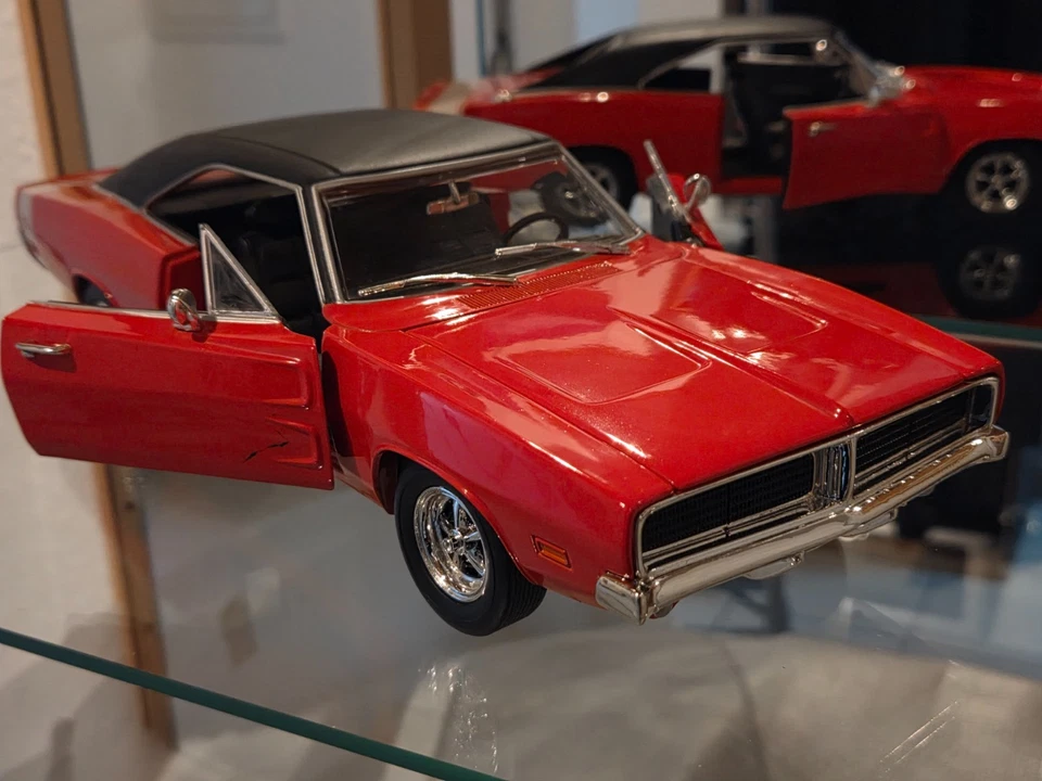 1969  Dodge Charger RT/ Hemi 1 :18 , Neuzustand, Vinyldach, Sehr seltenes Modell - Bild 4 von 4