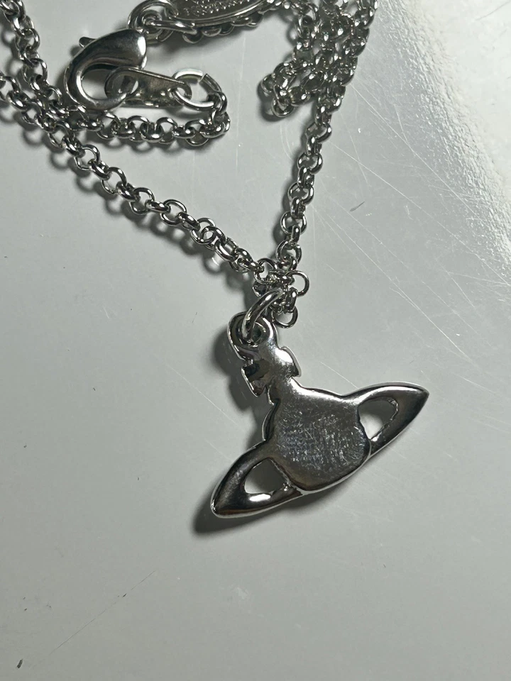 Vivienne Westwood Ariella Rosa Corazón Saturno Orbe Plata Colgante Collar 16 Pulgadas Foto 4 de 4
