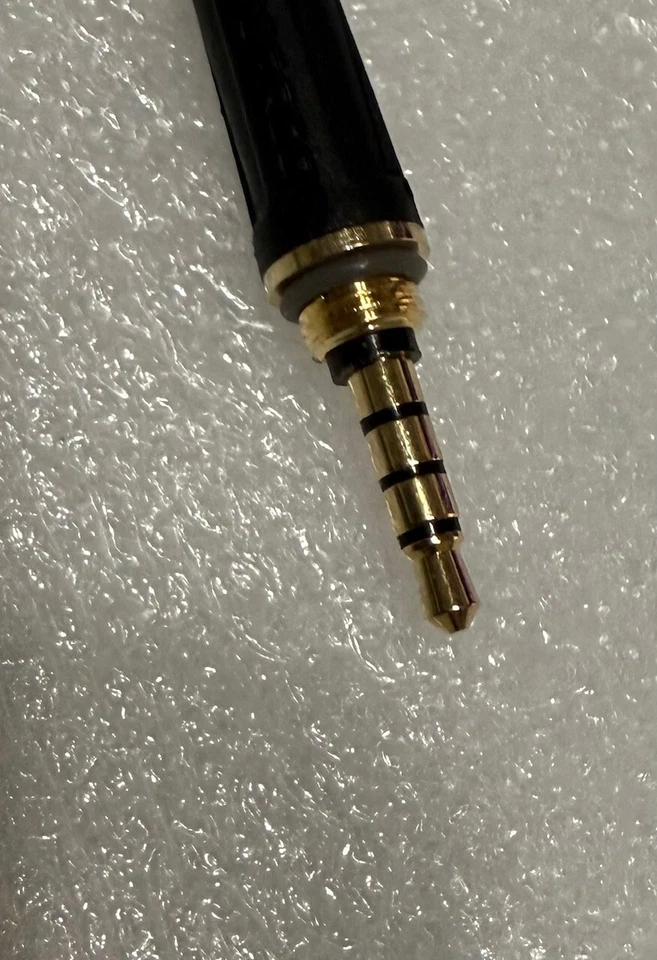 250 GENUINE Lifeproof 3.5MM Male to Female Headphone Adapter FLAT Cable 4in - Image 3 of 4