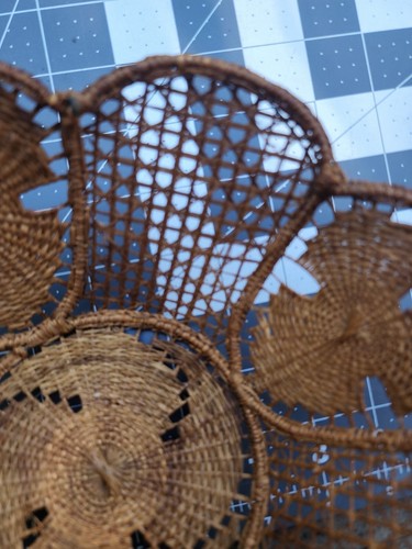 Antique Basket 7” x 1.75” Wire Frame With Intricate Caning Weaving Details wall - Picture 4 of 9