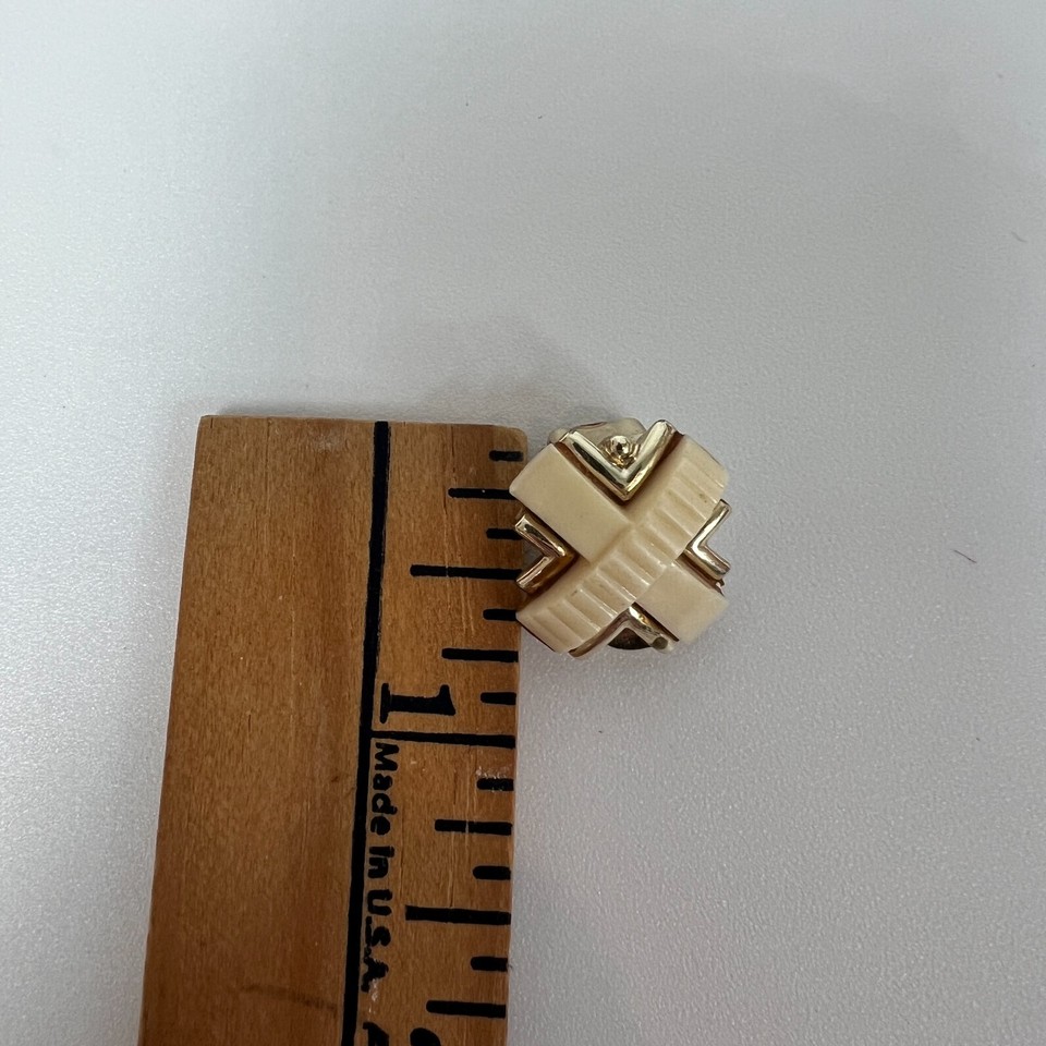 Kramer Vintage Earrings Pair X Kiss Goldtone 3/4" Clip On Fashion