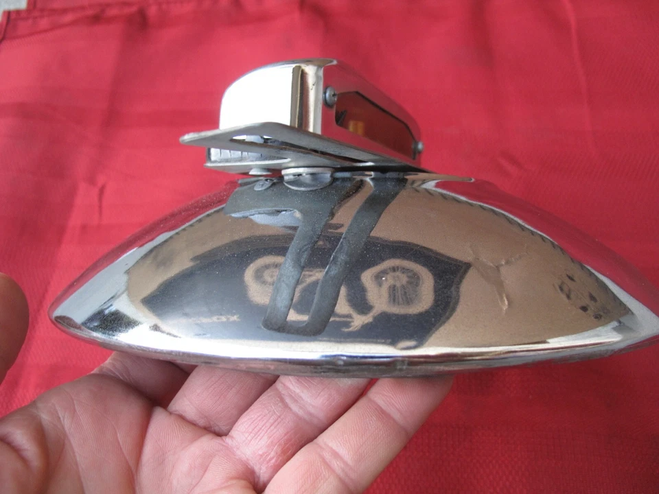 Kaiser Frazer 1951 Kit Continental Trasero Tapacubos Hollywood Accesorio Marco de Licencia Foto 4 de 4