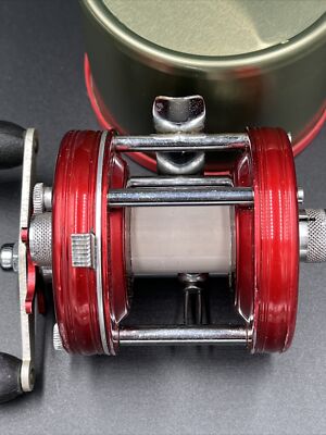 リール ambassadeur ABU5000 Vintage Abu Ambassadeur 5000 Red Fishing Reel & Case Early