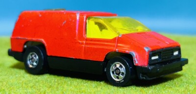 Hot Wheels Inside Story Speed Machines Van Red Yellow Window BW Mal 1983 Vintage