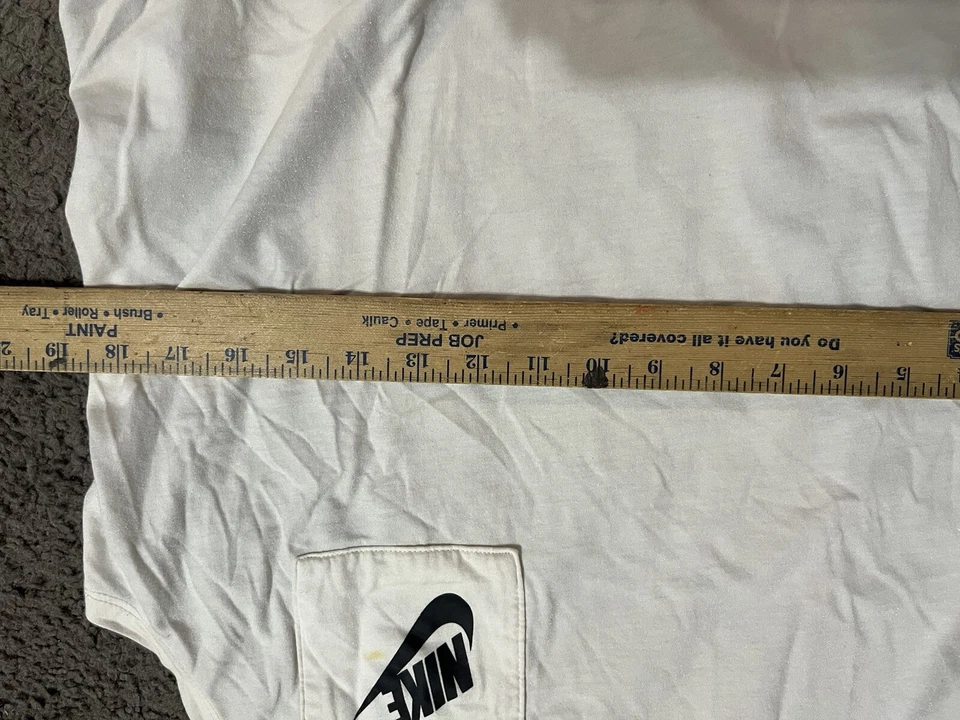 Camiseta sin mangas Nike para mujer blanca señal musculosa mediana Foto 4 de 4