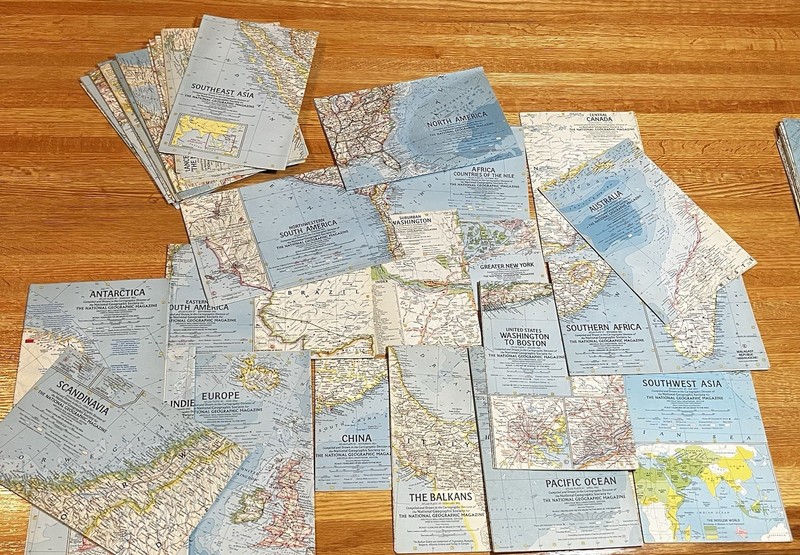 LOT OF 32 NATIONAL GEOGRAPHIC MAPS 1960-1964 World Atlas Crisp Neatly Folded