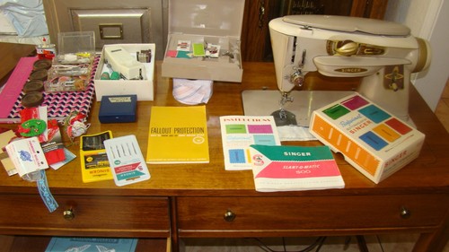 Singer Sewing Machine Model: 500A Bundle Tested. Table is for local pick up