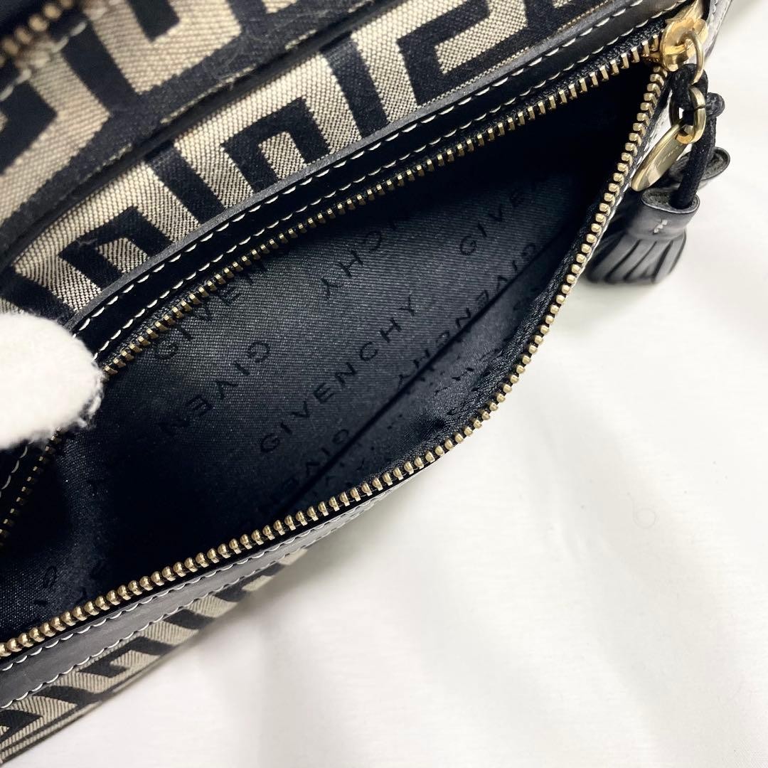 GIVENCHY 4G Logo Nylon Leather Shoulder Bag Black Tassel Large Vintage FromJapan thumbnail 12