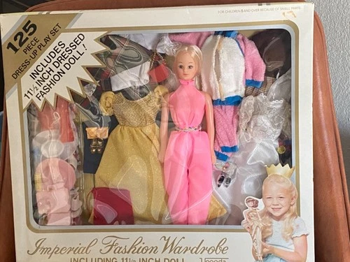 Imperial Fashion Wardrobe 125 pc set Barbie clone vintage hong kong china UNEEDA