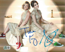 TINA FEY & AMY POEHLER SIGNED SATURDAY NIGHT LIVE 8x10 PHOTO 2 BAS BECKETT COA