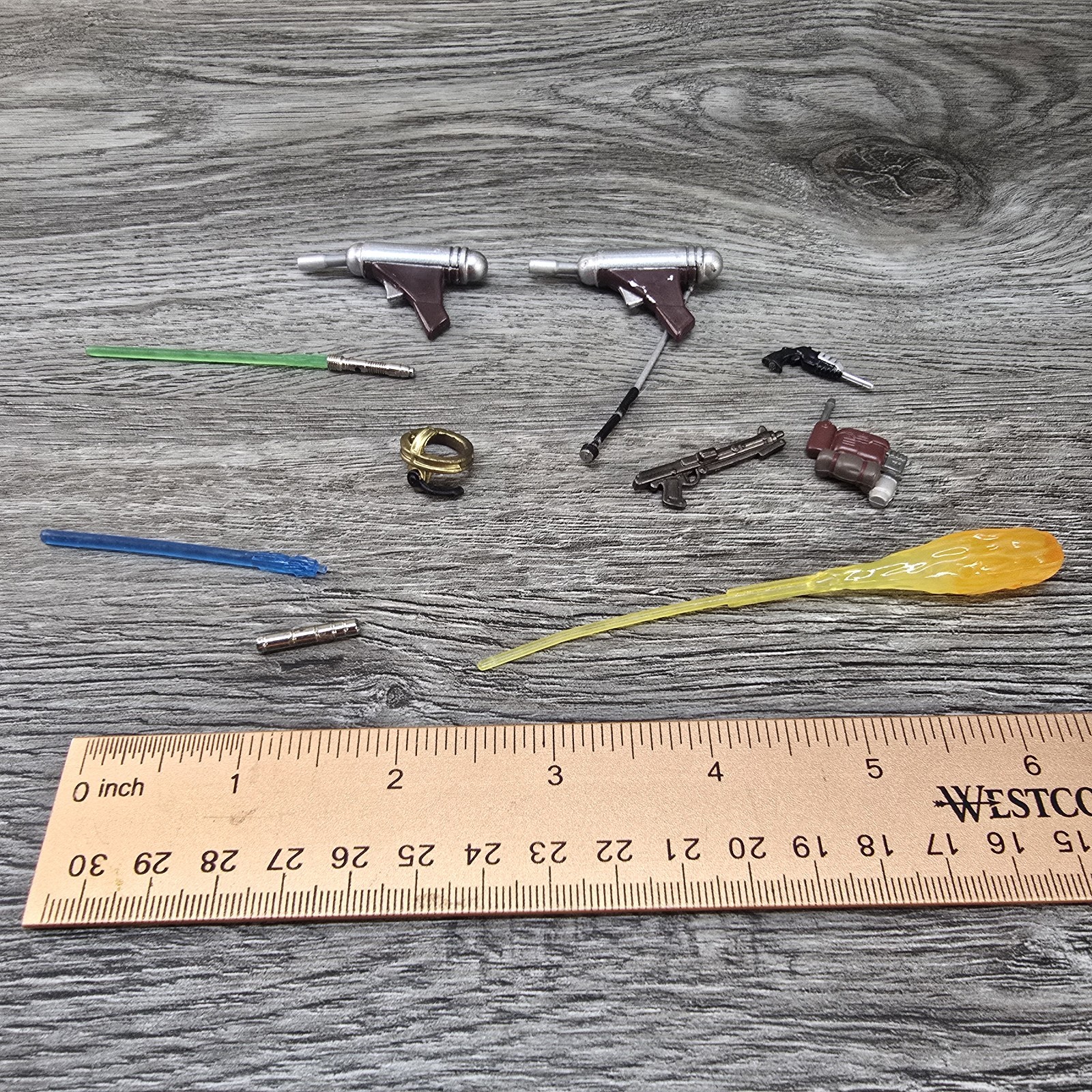 Star Wars Mixed Weapons Accessory Lot Lightsaber Blasters Je