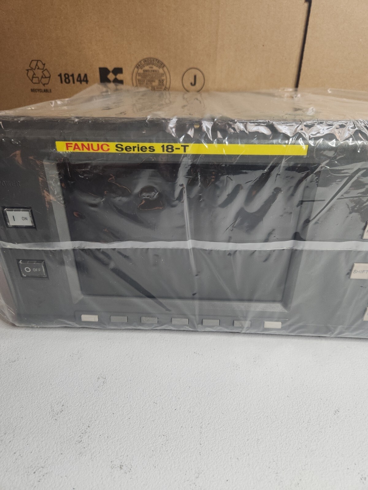 FANUC Series 18-T A02B-0120-C051/MAR 9 inch CRT Interface MDI Unit New With Box