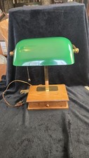 Lámpara de Escritorio Banquero Vintage con Pantalla de Cristal Verde y Base de Cajón de Madera