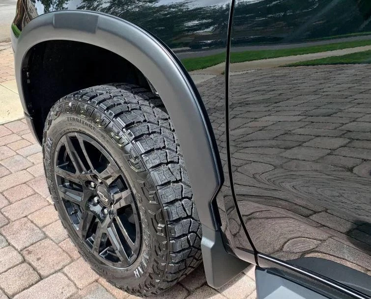 Genuine GM OEM 2019-2024 Silverado 1500 Fender Mud Flares Lip 4pcs/Set Black - Image 3 of 4