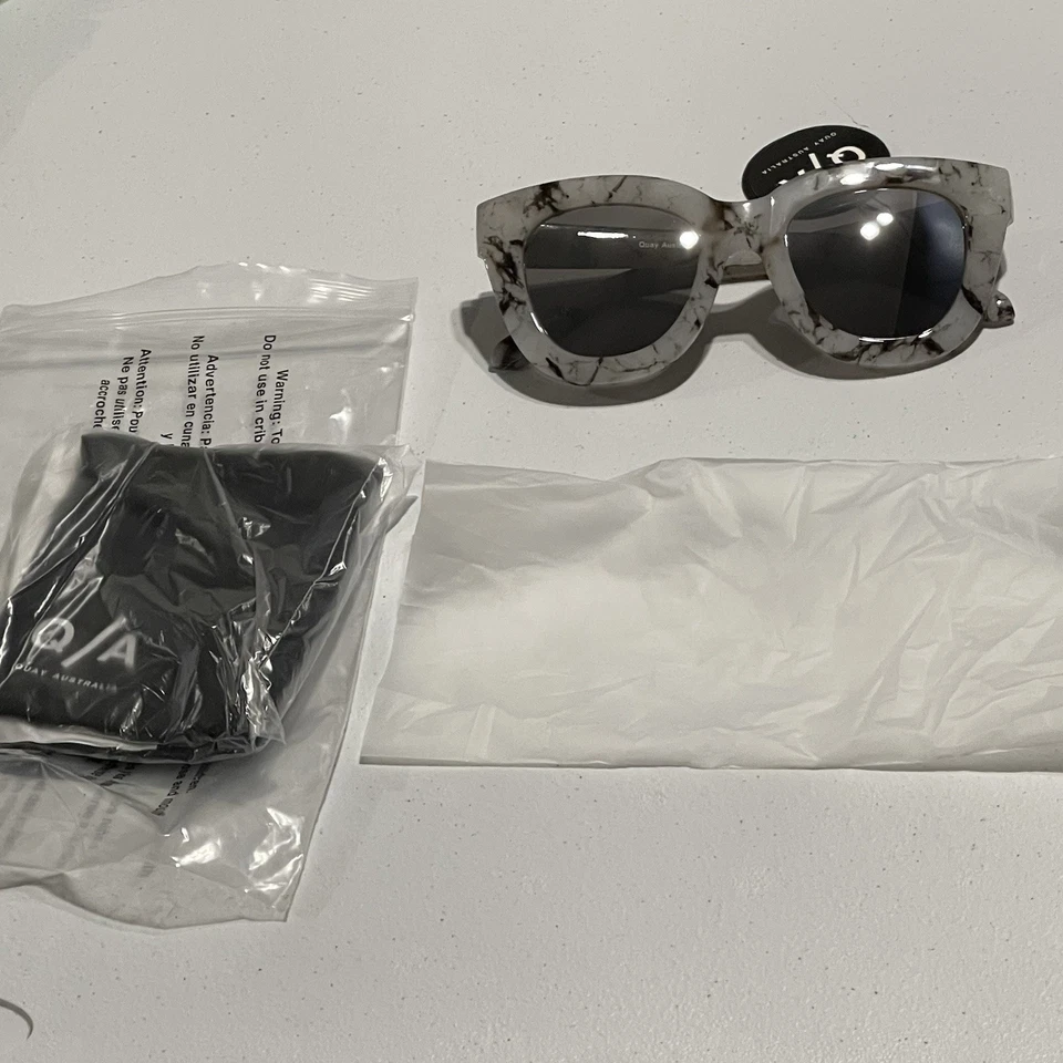 QUAY Australia: Sugar & Spice Women’s Sunnies Sunglasses Smokey Marble • NEW 🤍 - Image 3 of 4