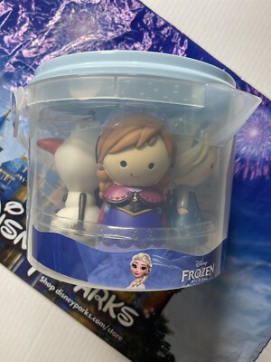 Disney Store Frozen Bath Toy Figure Bucket Set NEW