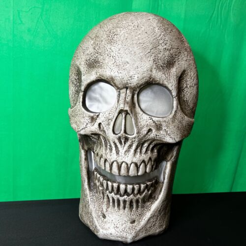 RARE LED Light & Sound Blow Mold 24" Skull Skeleton Head Halloween Motion Active - Picture 2 of 9