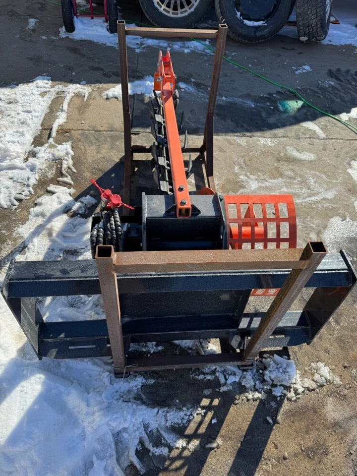 Zanjadora minicargadora de 48" de alta resistencia Foto 2 de 2