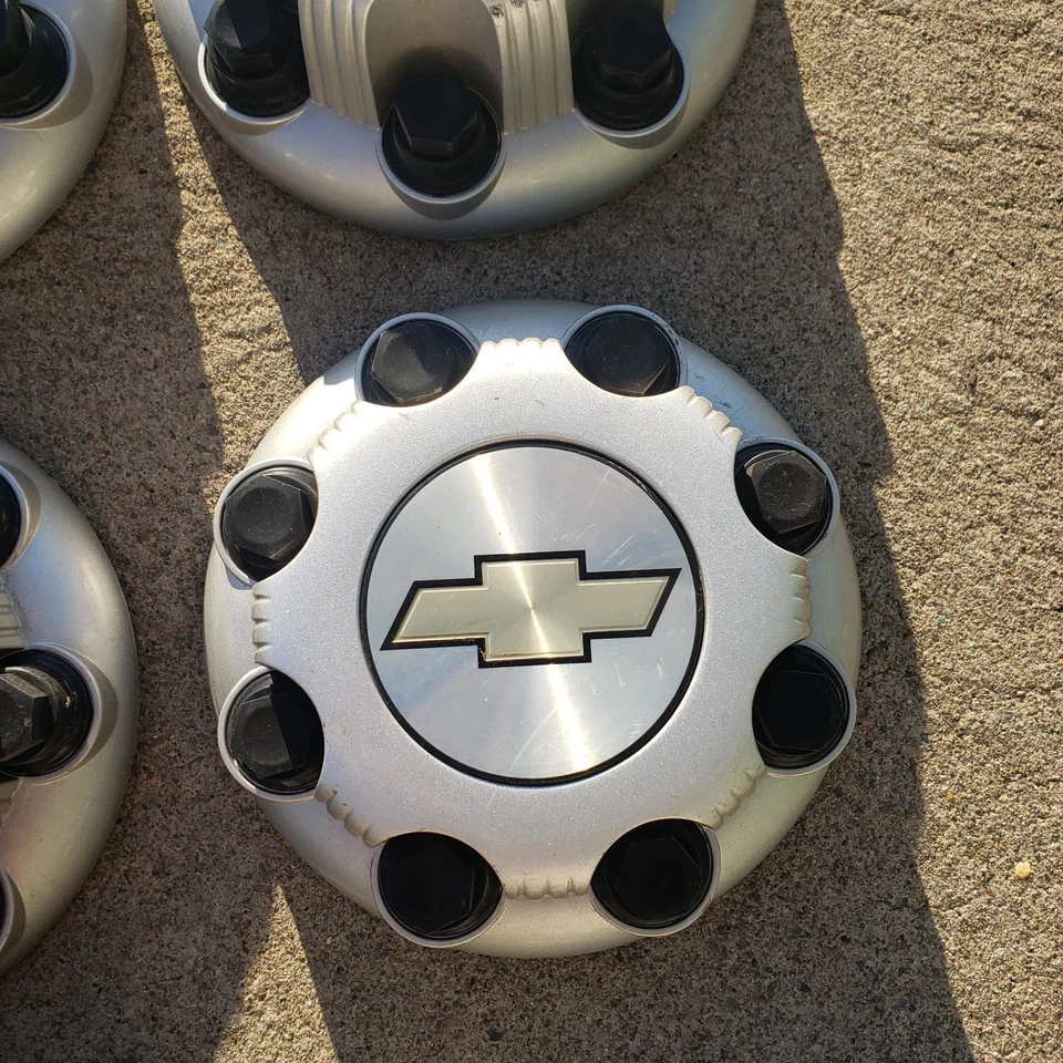 Juego 4 Tapacubos Centrales Chevy Silverado 2500 3500 1999 2023 15006332 8 Tacos Gris Foto 2 de 4