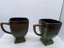 California Pantry 2 Mugs Classic Ceramic Footed  Drip Glaze 4 1/2 inches 8 oz