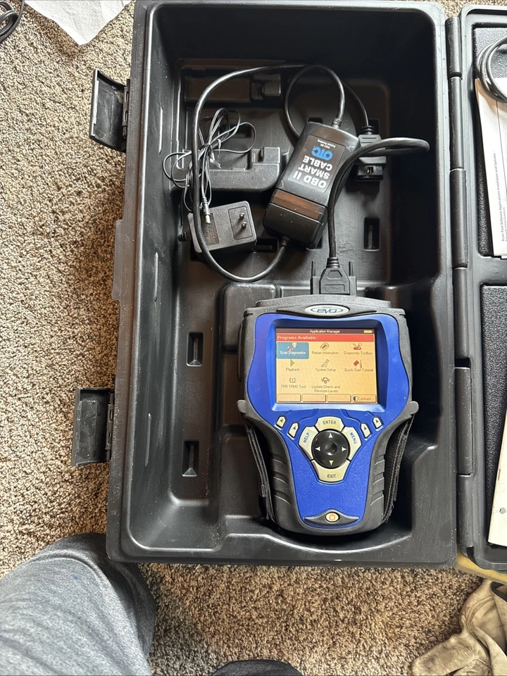 Sistema de herramientas de escaneo OTC Genisys EVO 5.0 con estuche de cable OBD inteligente necesita trabajo leer Foto 2 de 4